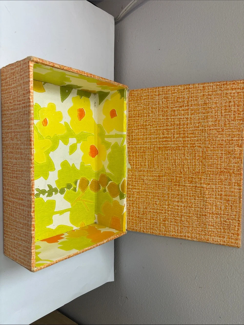 1970’s VIBE Unique Floral Decorative Trinket Box (decoupage cigar box??)